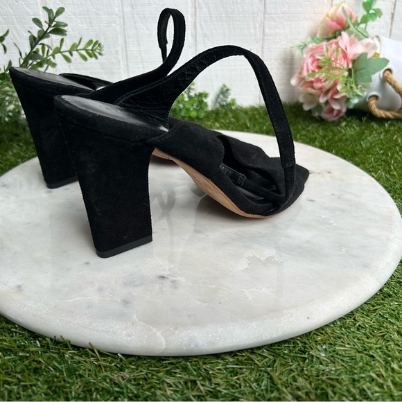 AEYDE Gabriella Sandals In Black
$310.00* • Out of stock • Brand: AEYDE - Picture 7 of 16